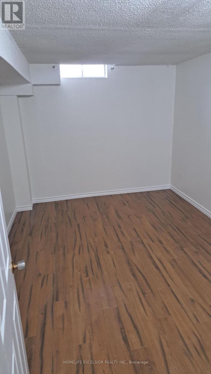 8 Sherringham St Drive, Brampton, Ontario  L6Z 2P5 - Photo 4 - W12872956