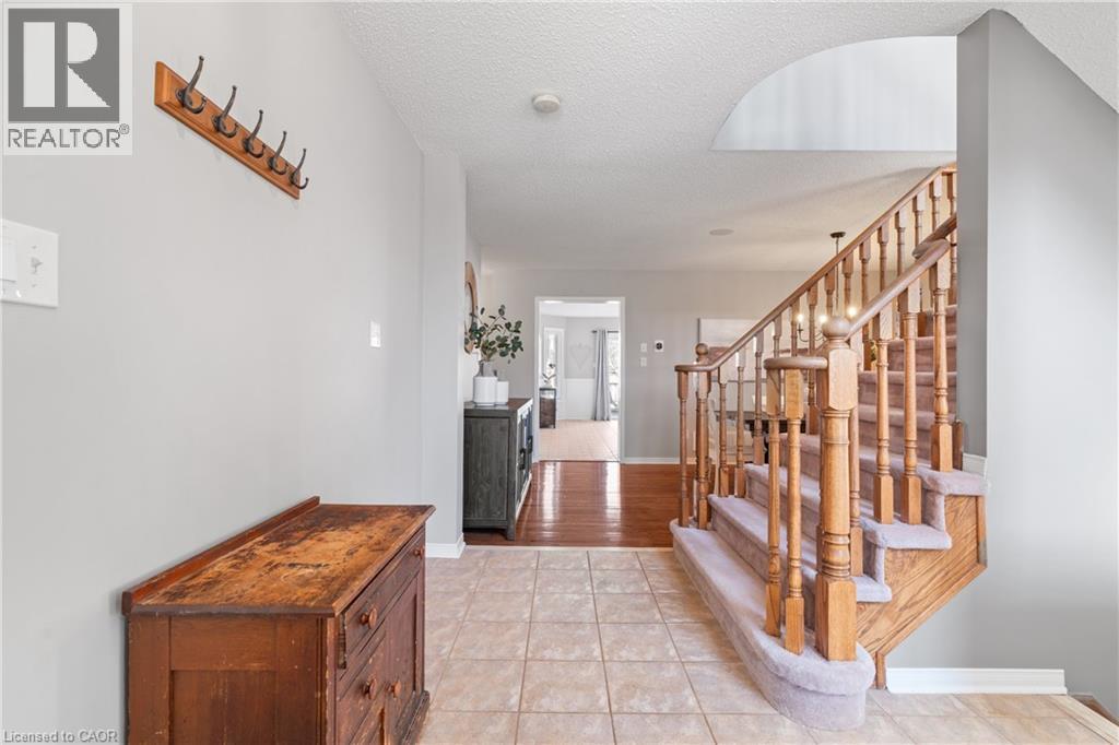 5417 Blue Spruce Avenue, Burlington, Ontario  L7L 7C5 - Photo 3 - 40810491