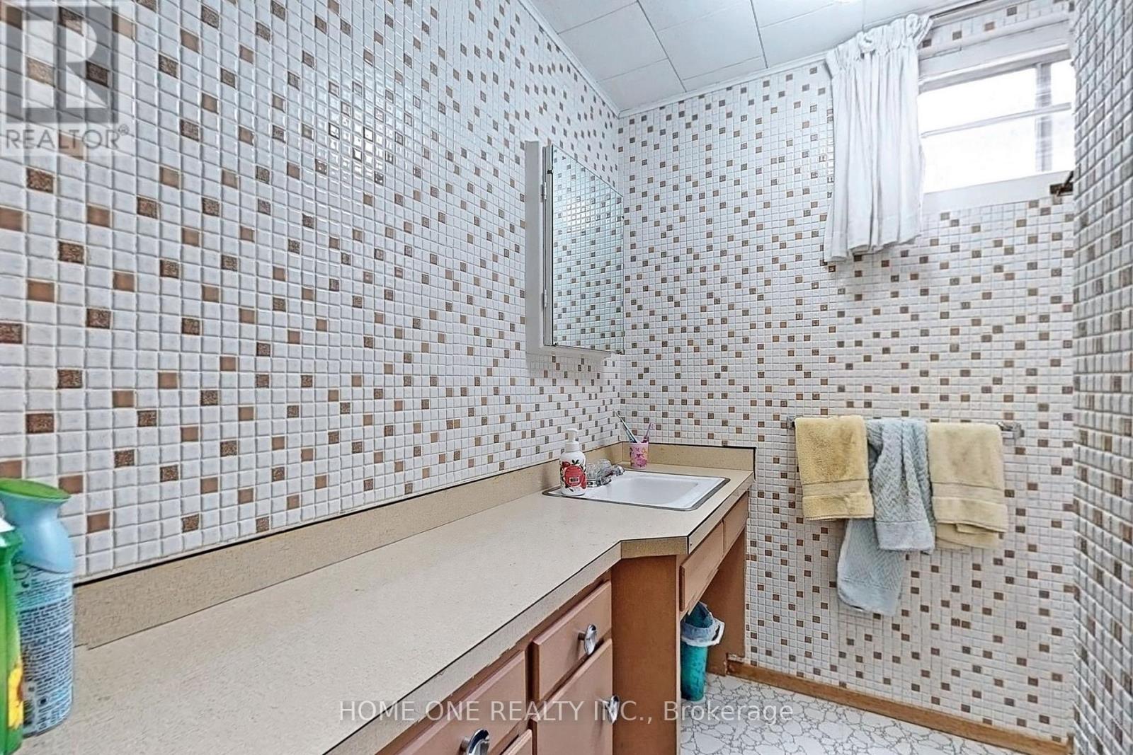 26 Harrison Road, Toronto, Ontario  M2L 1V4 - Photo 36 - C12884300