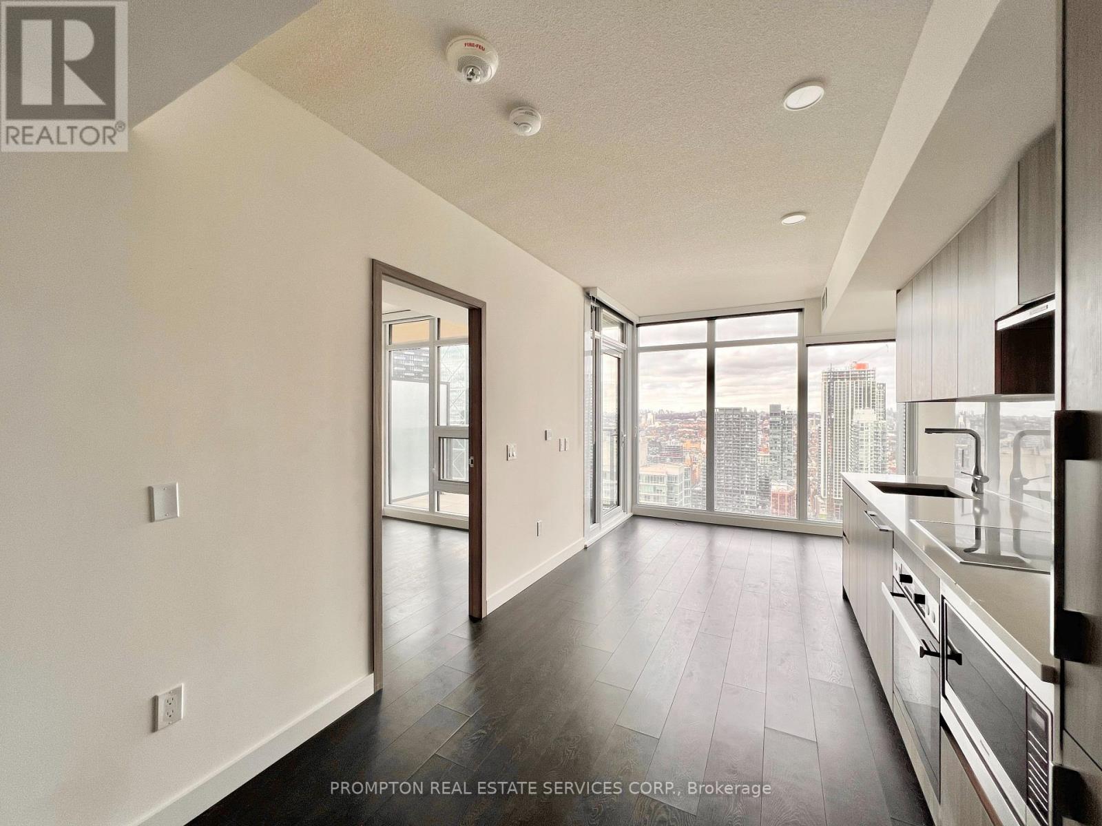 4501 - 1 Concord Cityplace Way, Toronto, Ontario  M5V 0X3 - Photo 4 - C12884312