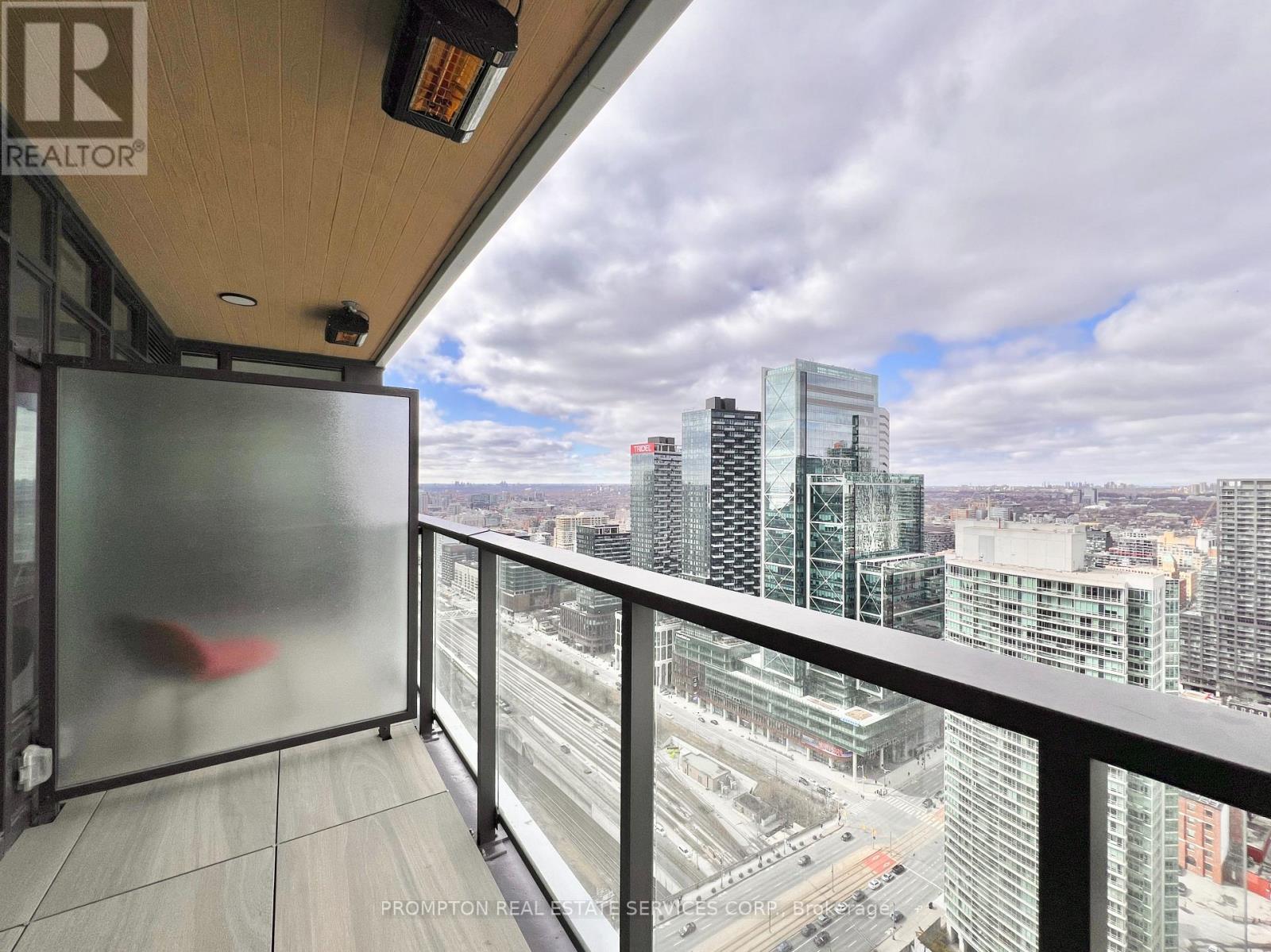 4501 - 1 Concord Cityplace Way, Toronto, Ontario  M5V 0X3 - Photo 8 - C12884312