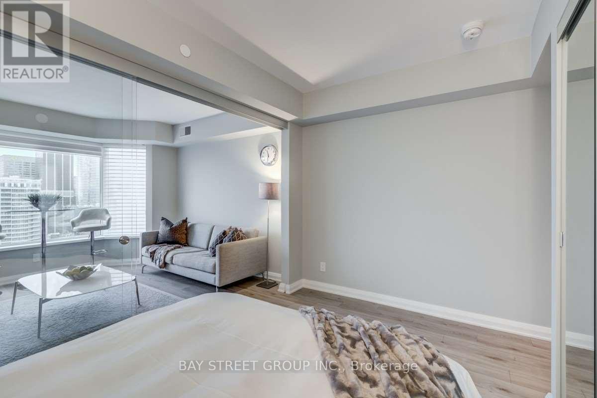 1905 - 155 Yorkville Avenue, Toronto, Ontario  M5R 1C4 - Photo 12 - C12884334