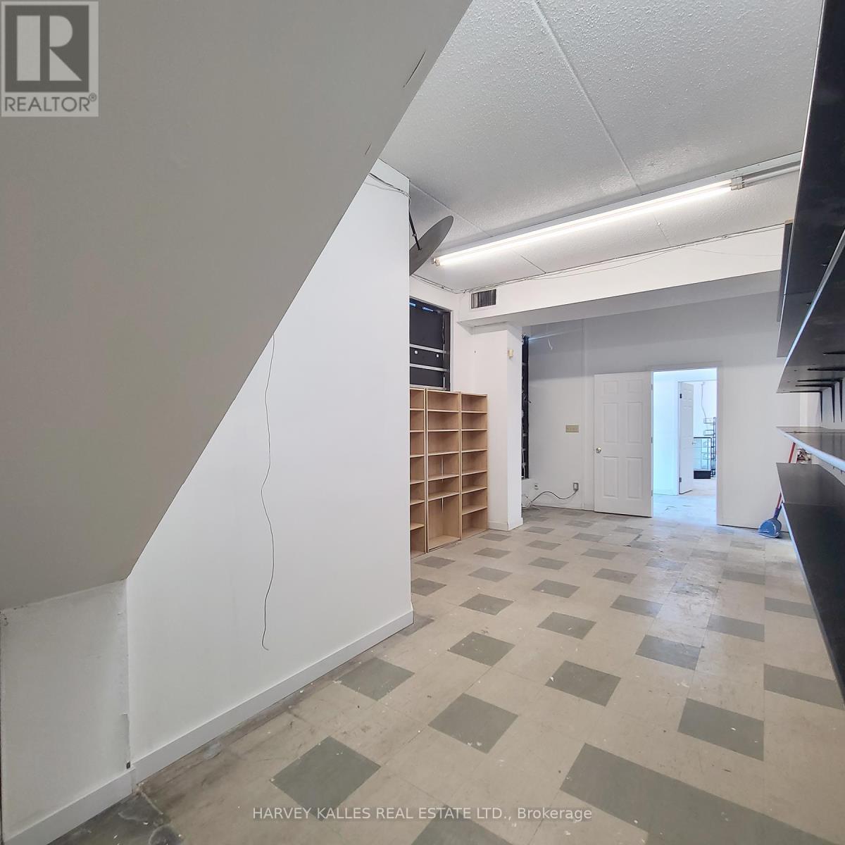3829 Lake Shore Boulevard W, Toronto, Ontario  M8W 1R3 - Photo 6 - W12871342