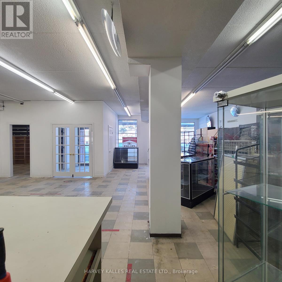 3829 Lake Shore Boulevard W, Toronto, Ontario  M8W 1R3 - Photo 16 - W12871342