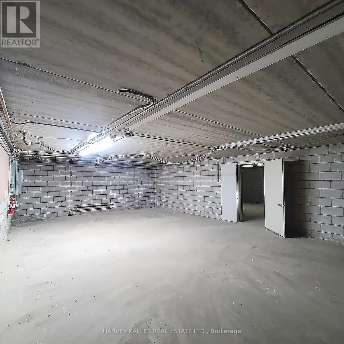 3829 Lake Shore Boulevard W, Toronto, Ontario  M8W 1R3 - Photo 21 - W12871342