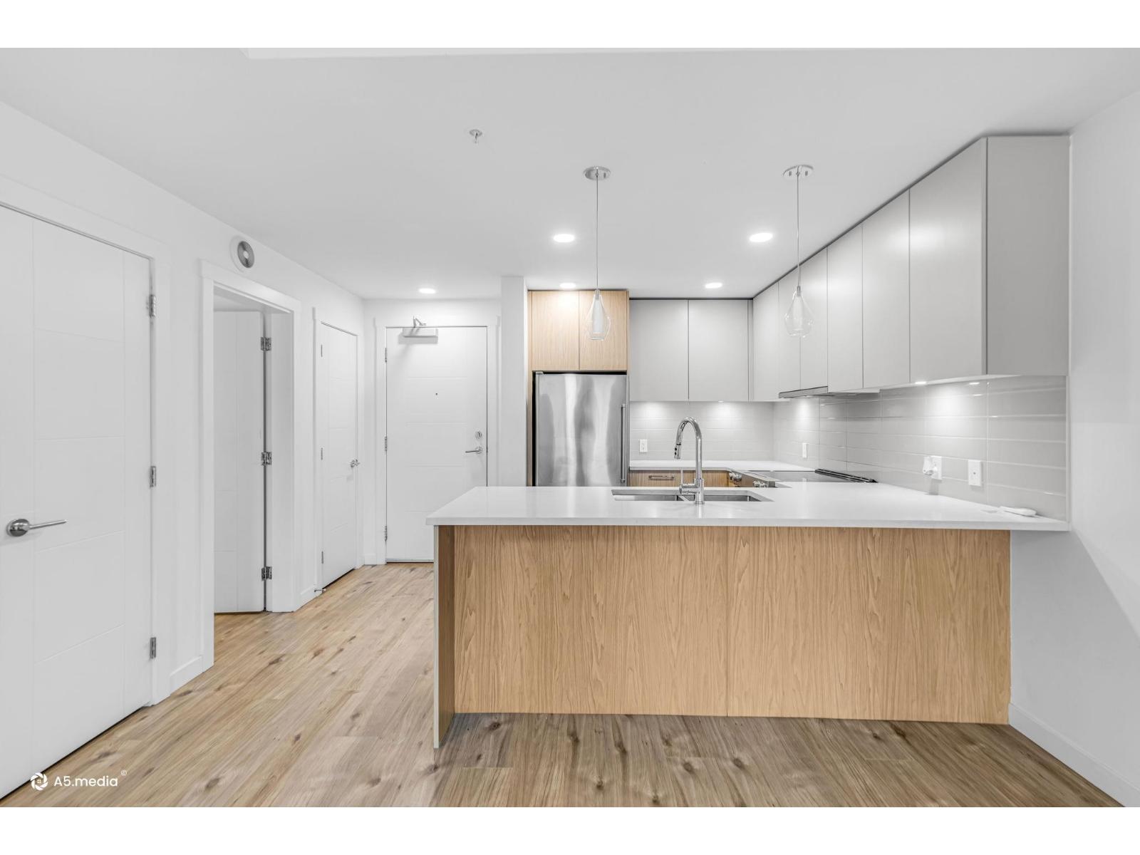 416 3182 Gladwin Road, Abbotsford, British Columbia  V2S 7B4 - Photo 3 - R3099341