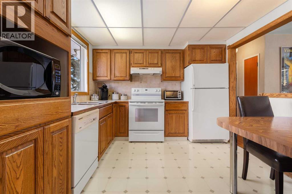 3308 46 Street Sw, Calgary, Alberta  T3E 3W8 - Photo 9 - A2292749