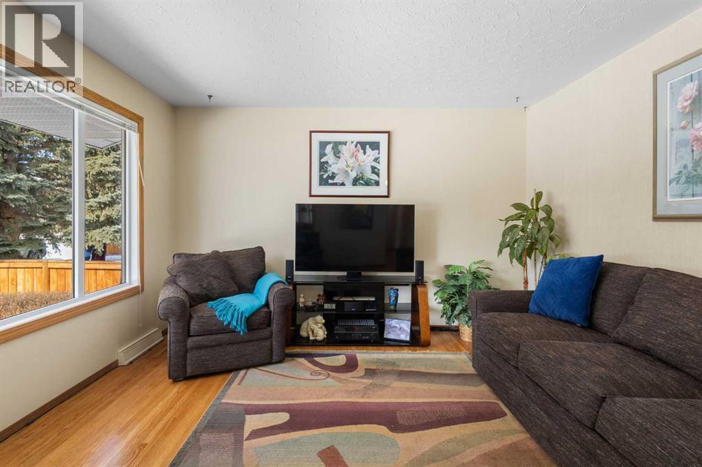 3308 46 Street Sw, Calgary, Alberta  T3E 3W8 - Photo 6 - A2292749