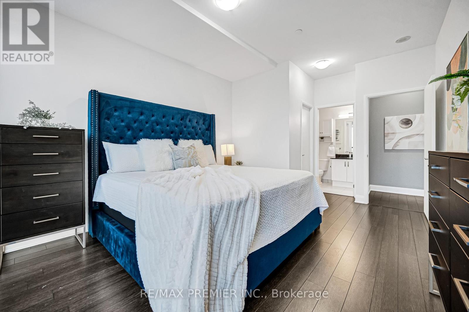 2001 - 2900 Highway 7, Vaughan, Ontario L4K 0G3 - Photo 35 - N12716552