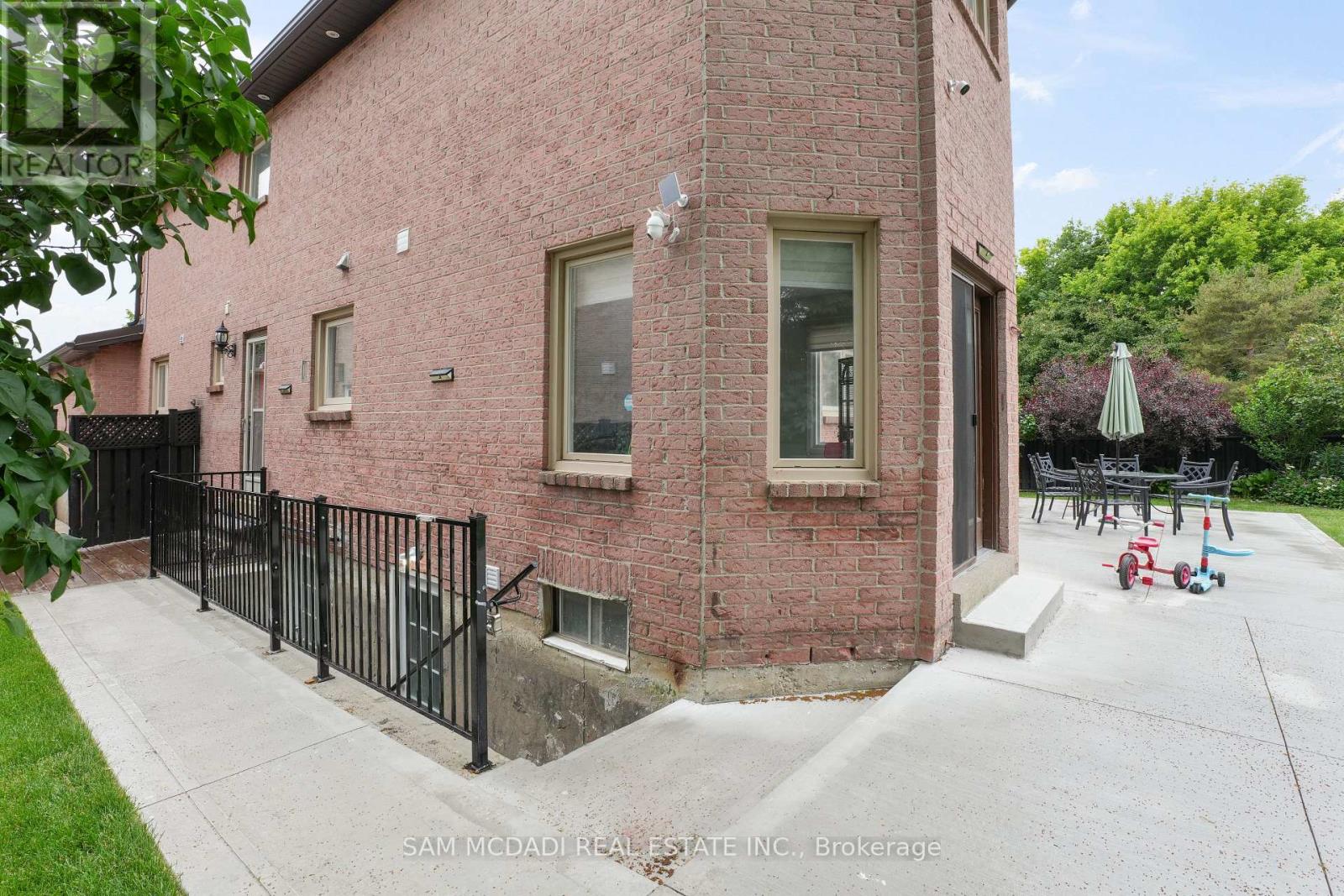 (UNIT B) - 1527 CHIDDINGSTONE CIRCLE, Mississauga, Ontario