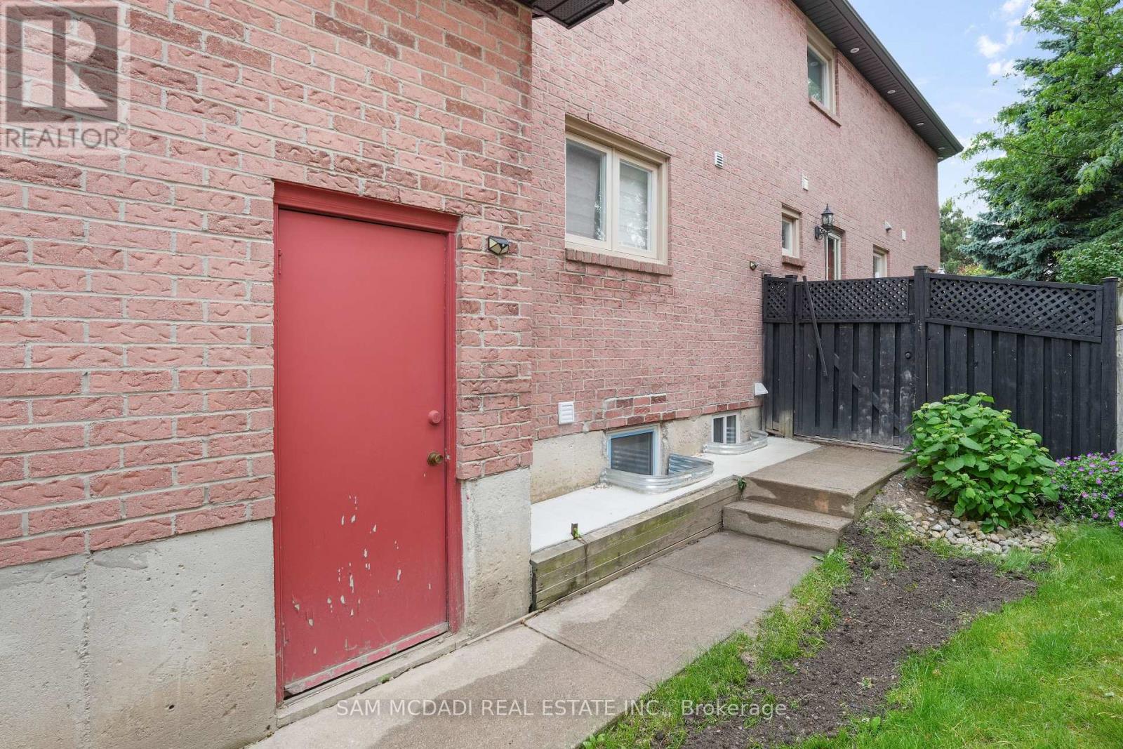 (Unit B) - 1527 Chiddingstone Circle, Mississauga, Ontario  L5M 3P8 - Photo 18 - W12884340