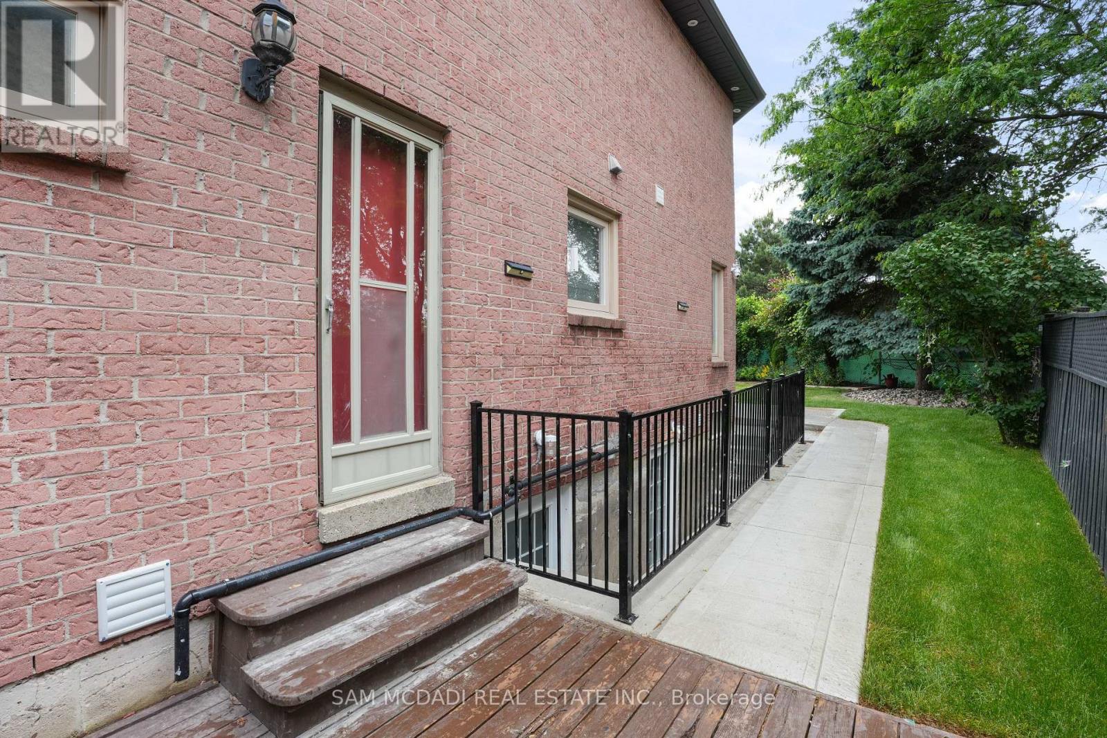 (Unit B) - 1527 Chiddingstone Circle, Mississauga, Ontario  L5M 3P8 - Photo 19 - W12884340