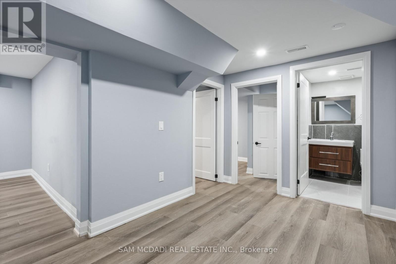 (Unit B) - 1527 Chiddingstone Circle, Mississauga, Ontario  L5M 3P8 - Photo 8 - W12884340