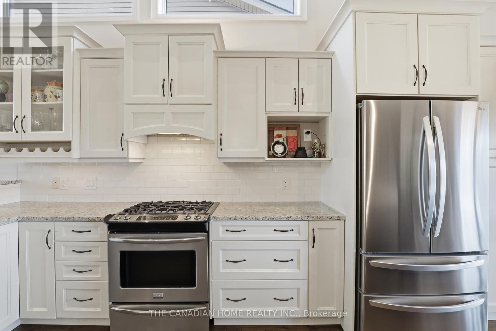 9398 Hendershot Boulevard, Niagara Falls, Ontario  L2H 0E9 - Photo 12 - X12884338