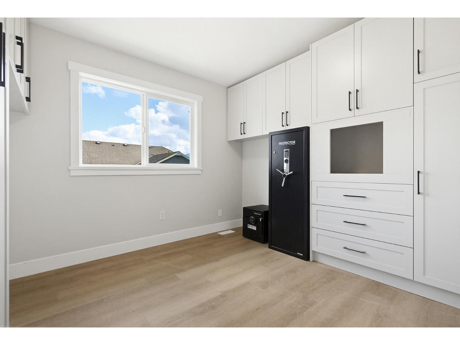 36143 Shore Road, Mission, British Columbia  V2V 4J1 - Photo 13 - R3097636