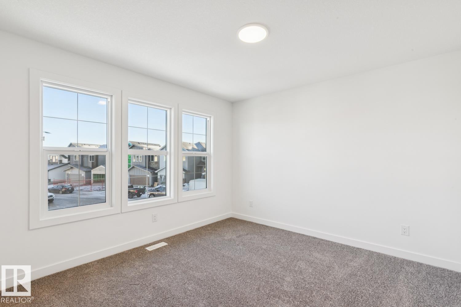 1052 14 Av Nw, Edmonton, Alberta  T6T 2W7 - Photo 5 - E4477566