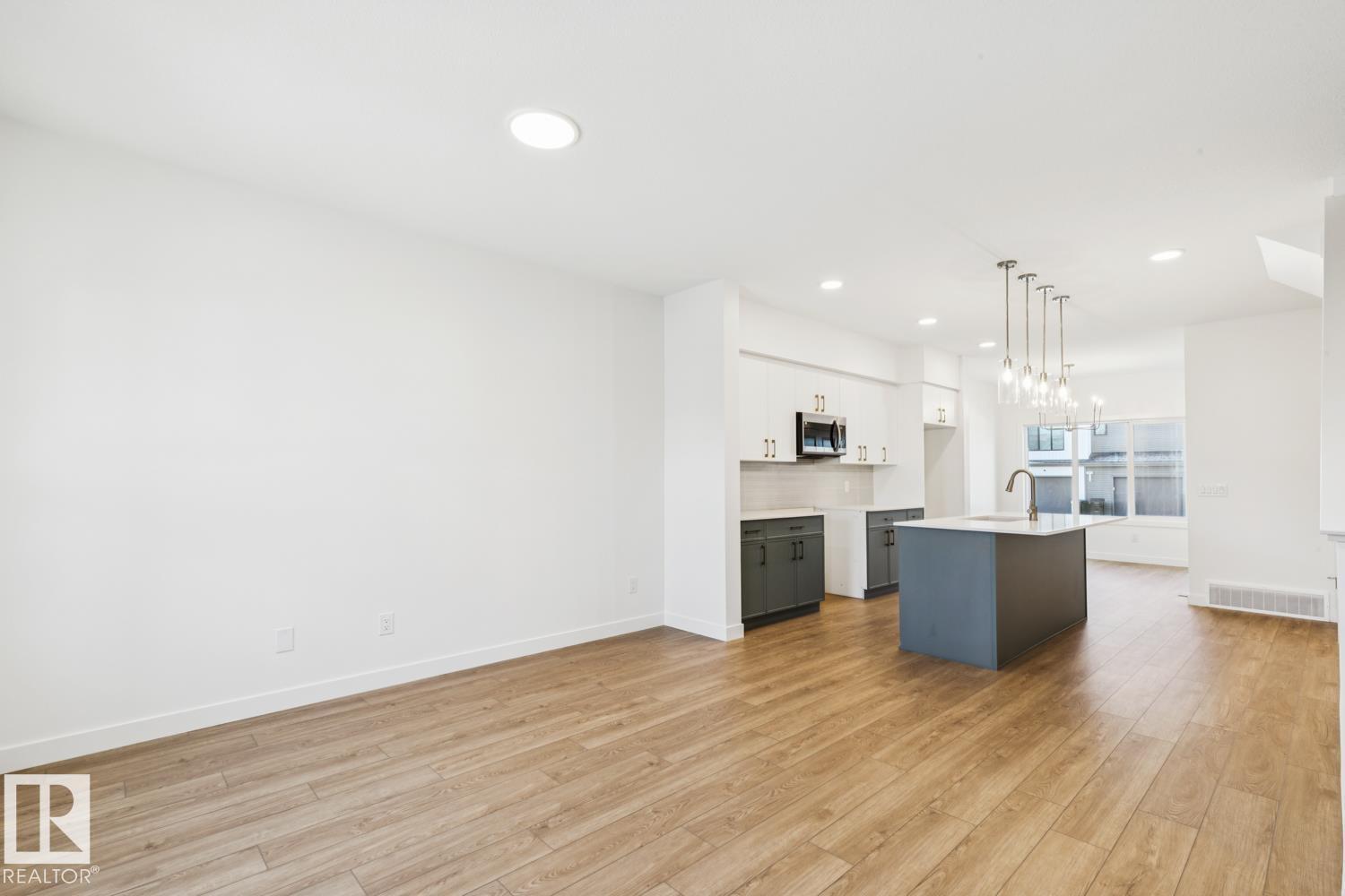 1052 14 Av Nw, Edmonton, Alberta  T6T 2W7 - Photo 9 - E4477566