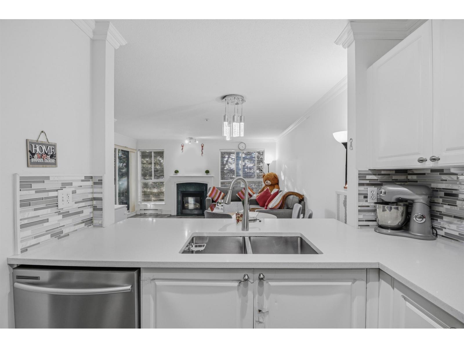 411 13733 74 Avenue, Surrey, British Columbia V3W 1B8 - Photo 6 - R3098517