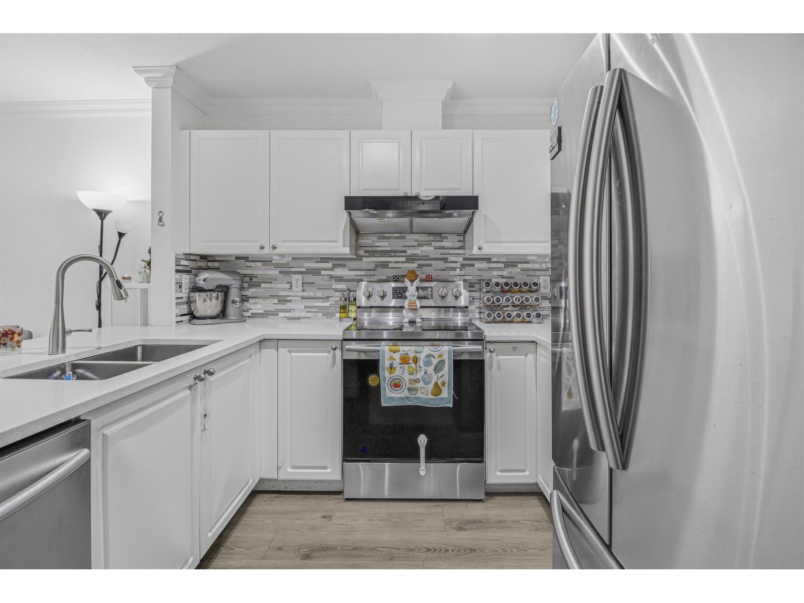 411 13733 74 Avenue, Surrey, British Columbia V3W 1B8 - Photo 5 - R3098517