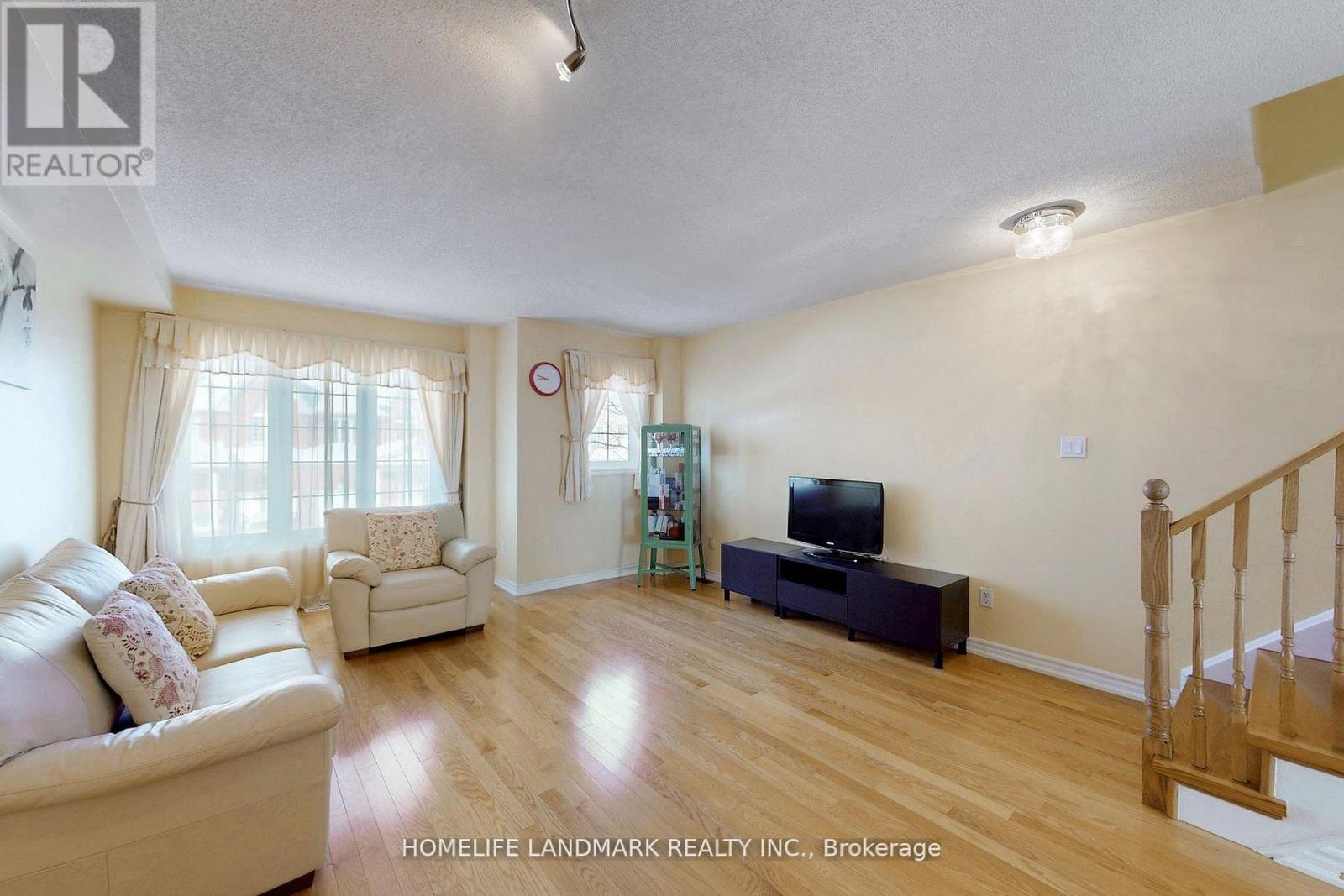 323 Caboto Trail, Markham, Ontario  L3R 1L2 - Photo 9 - N12884358