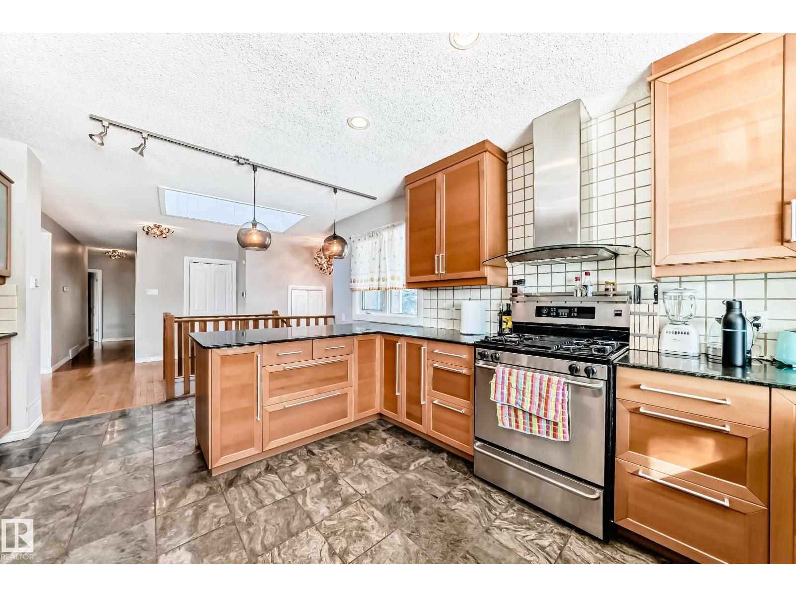 9136 141 St Nw Nw, Edmonton, Alberta  T5R 0L4 - Photo 7 - E4477533