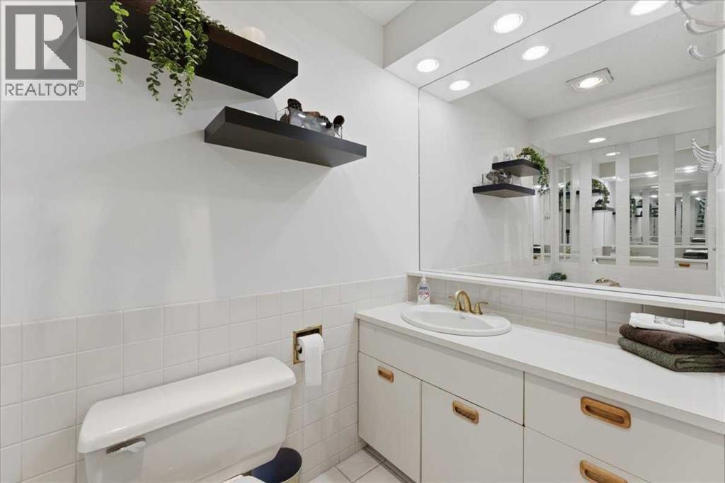 6004 Louise Road Sw, Calgary, Alberta  T3E 5V2 - Photo 41 - A2292002