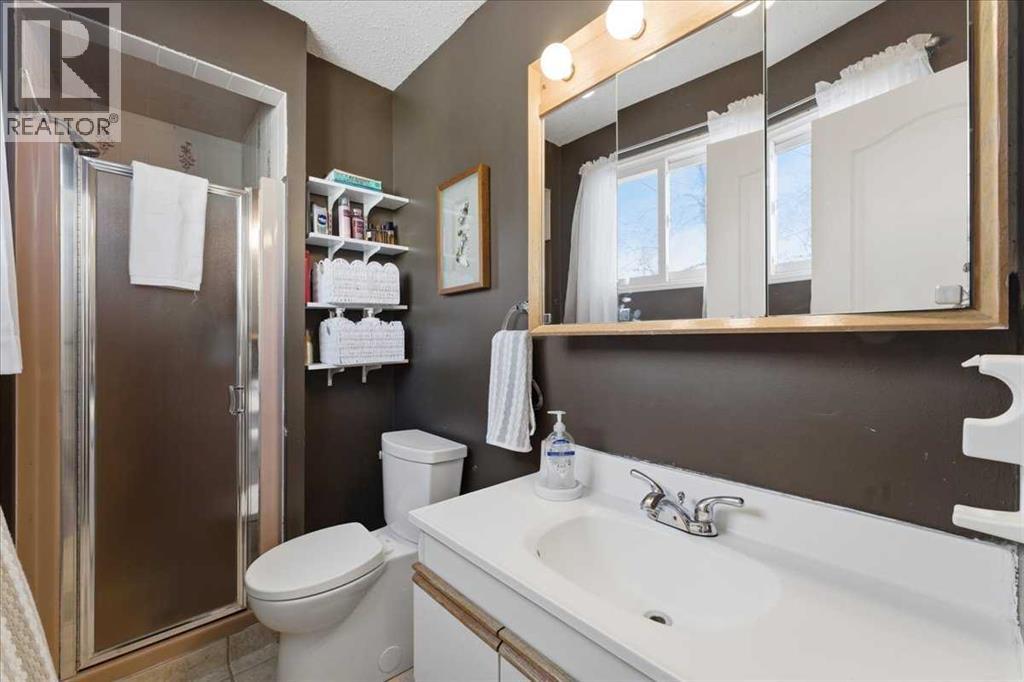 6004 Louise Road Sw, Calgary, Alberta  T3E 5V2 - Photo 36 - A2292002