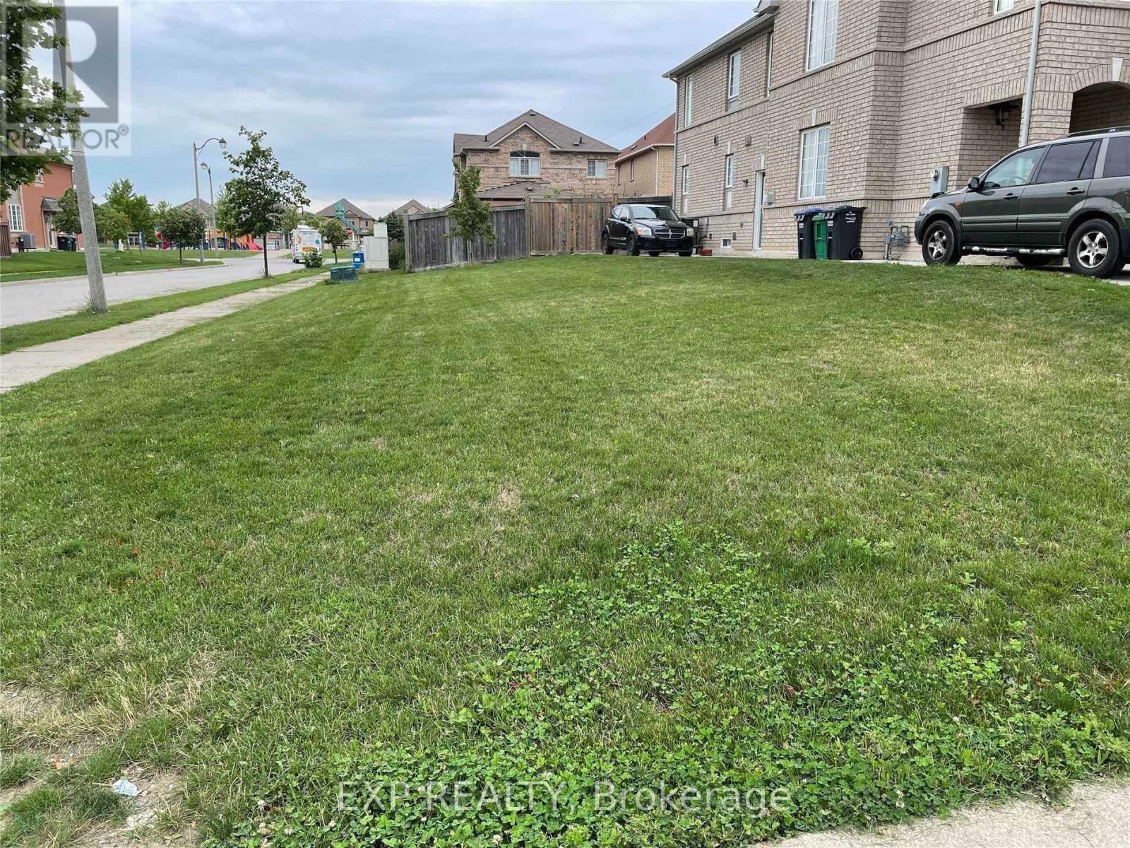 56 Palleschi Drive, Brampton, Ontario  L6P 2R8 - Photo 9 - W12884352