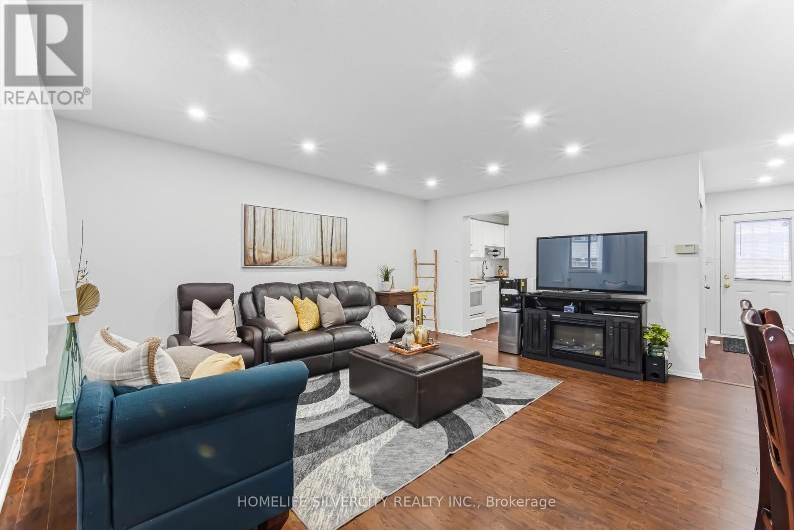 100 - 45 Hansen Road, Brampton, Ontario  L6V 3C5 - Photo 5 - W12884356