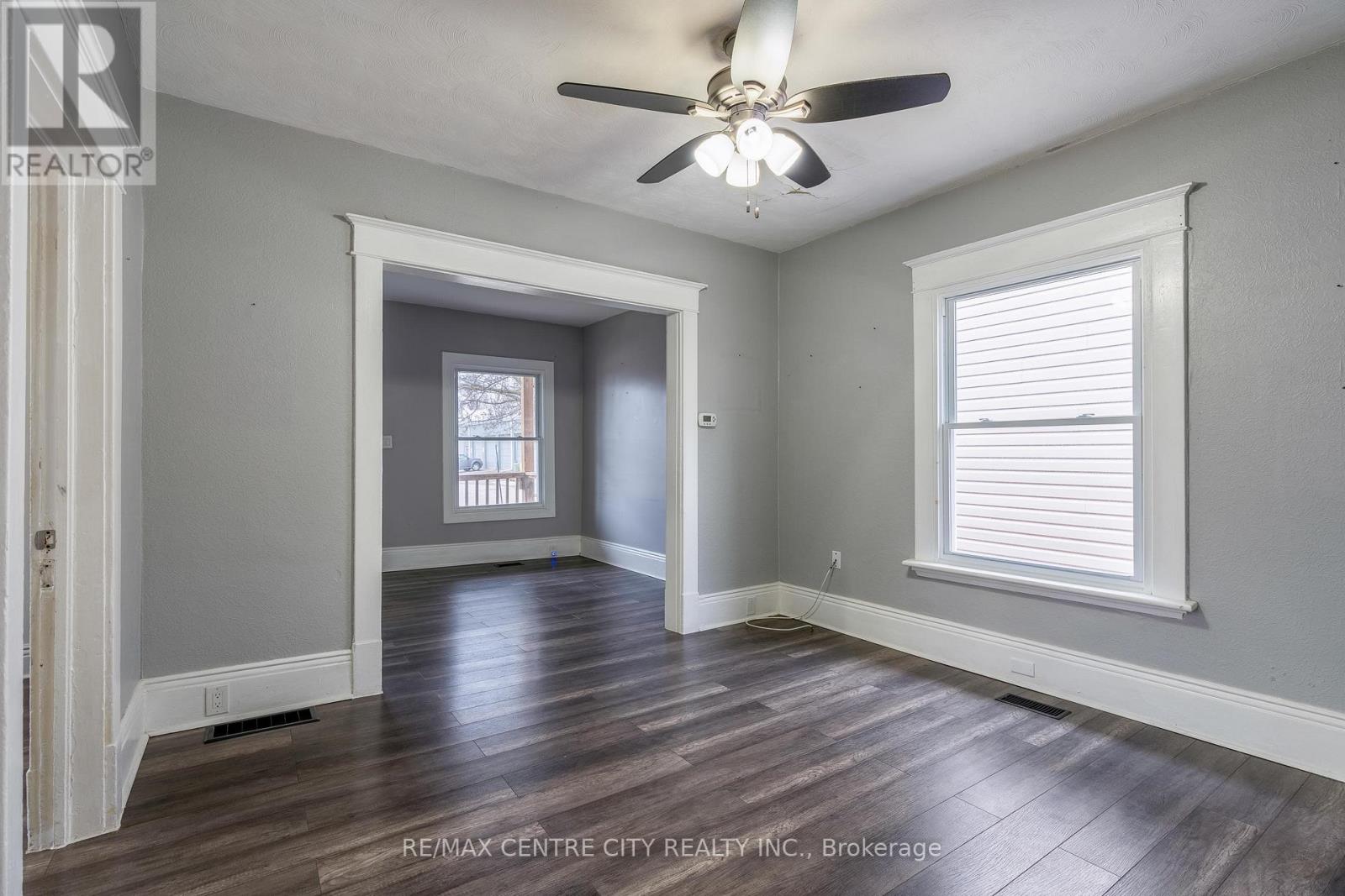 24 Bruce Street, Brantford, Ontario N3R 1E2 - Photo 5 - X12884366