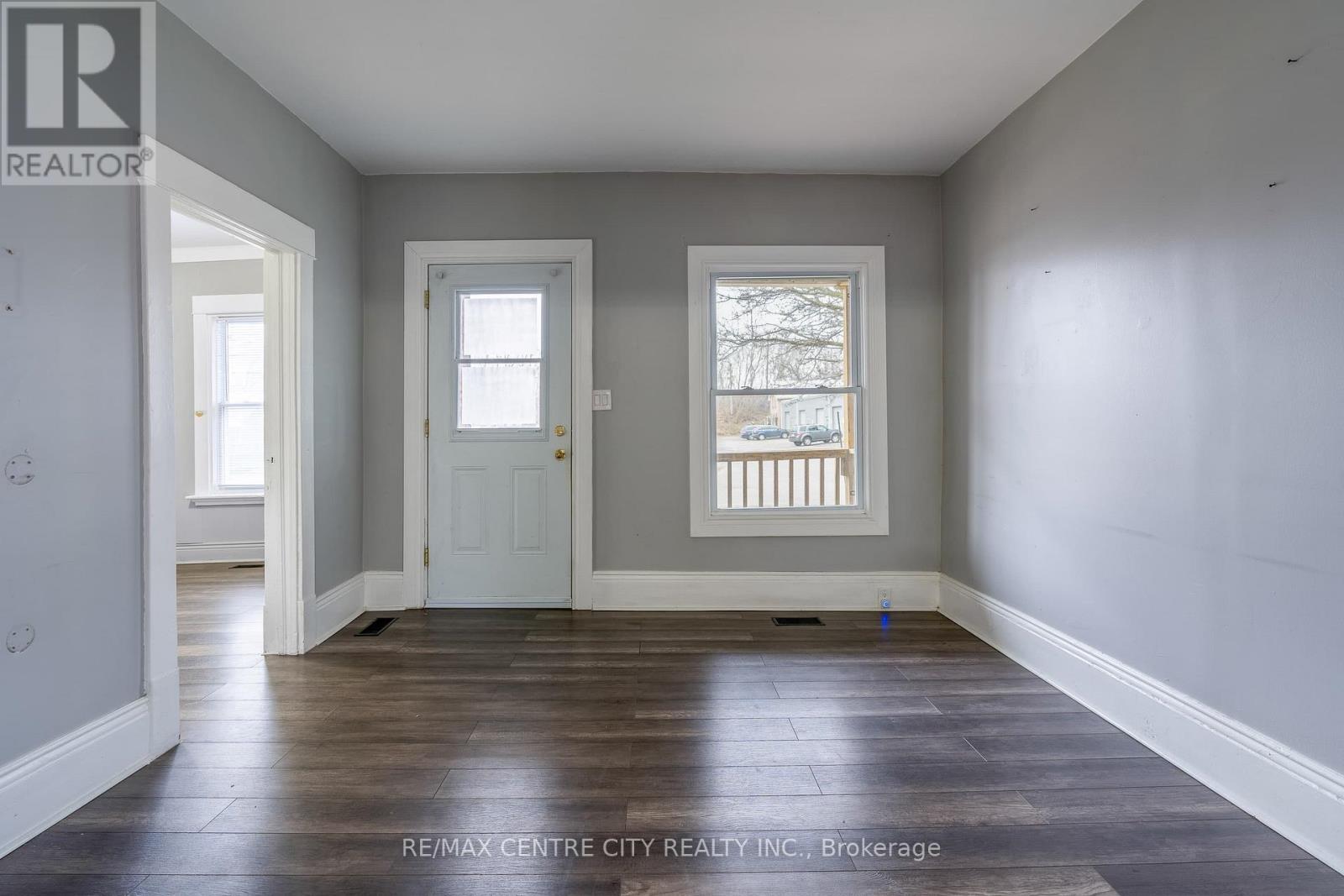 24 Bruce Street, Brantford, Ontario N3R 1E2 - Photo 9 - X12884366