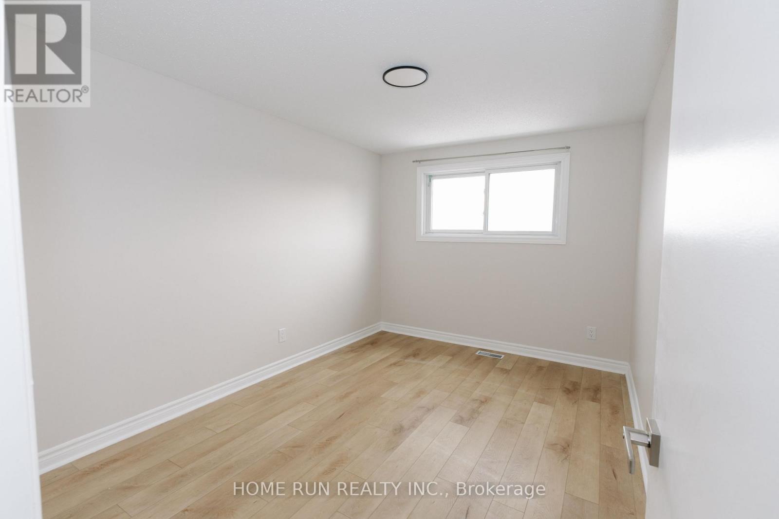 1285 Meadowland Drive, Ottawa, Ontario  K2E 6K4 - Photo 12 - X12884368