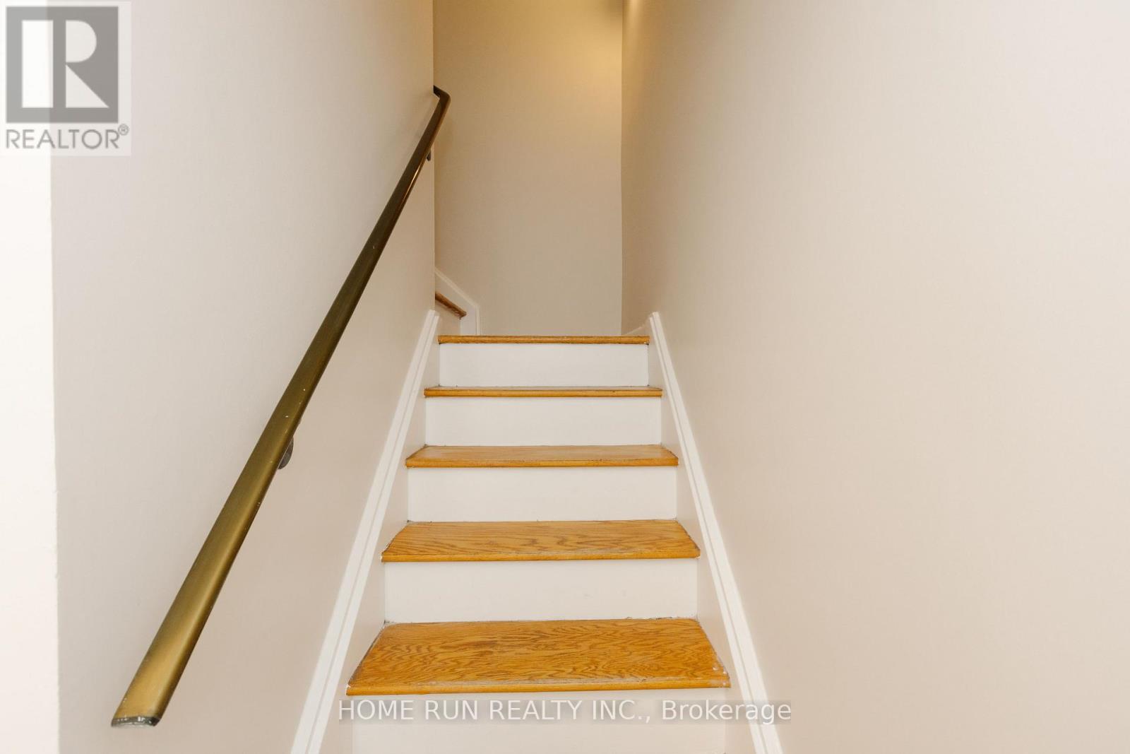 1285 Meadowland Drive, Ottawa, Ontario  K2E 6K4 - Photo 8 - X12884368