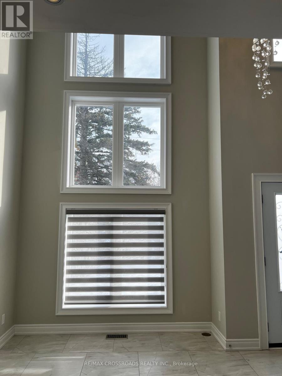 602 Lake Drive S, Georgina, Ontario  L4P 1T5 - Photo 14 - N12884362