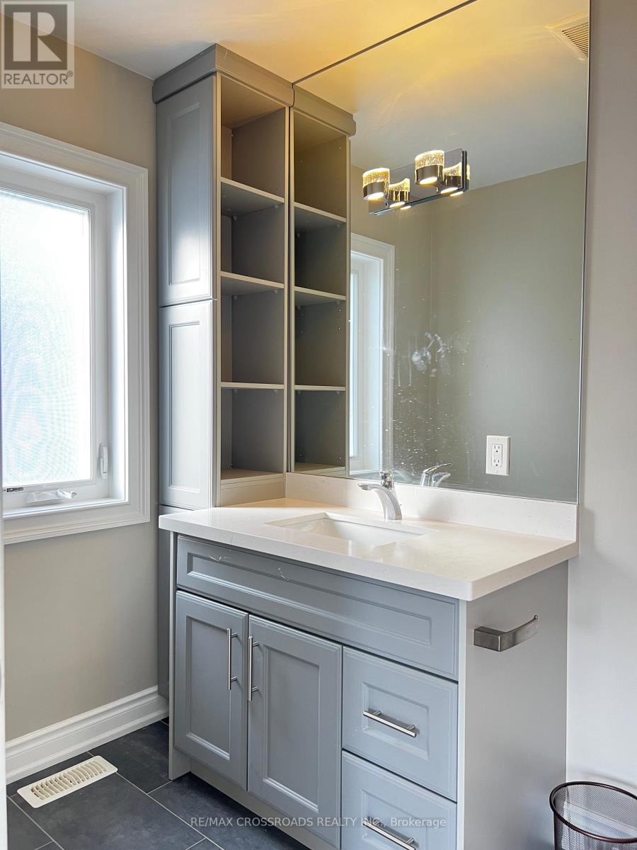 602 Lake Drive S, Georgina, Ontario  L4P 1T5 - Photo 20 - N12884362