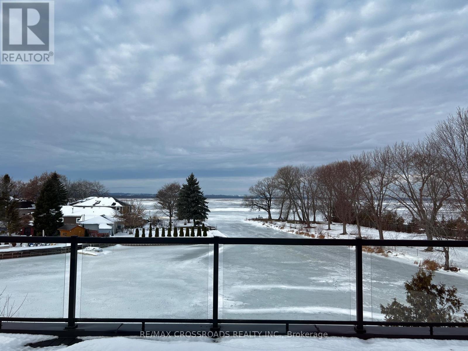 602 Lake Drive S, Georgina, Ontario  L4P 1T5 - Photo 3 - N12884362