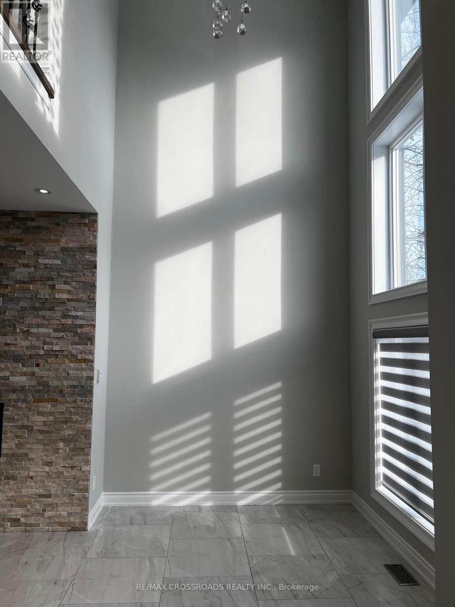 602 Lake Drive S, Georgina, Ontario  L4P 1T5 - Photo 5 - N12884362