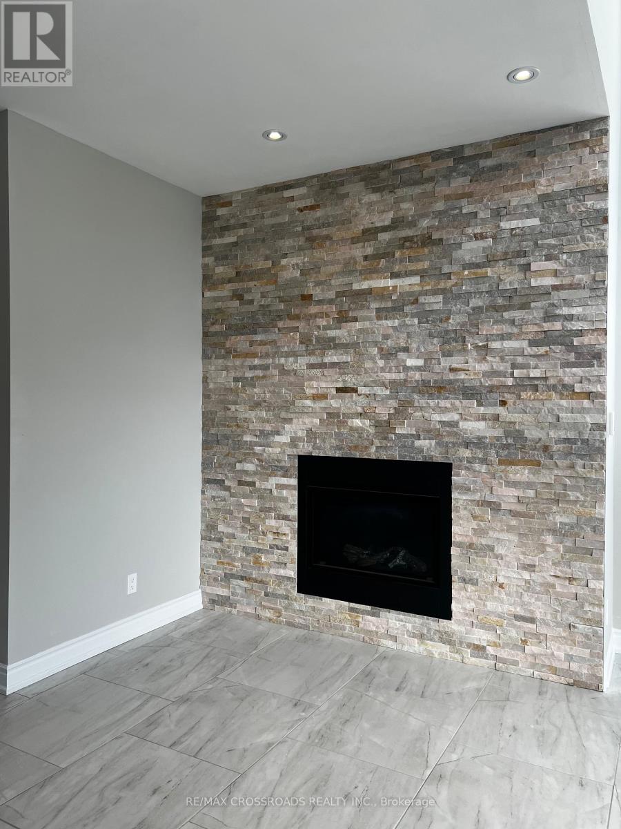 602 Lake Drive S, Georgina, Ontario  L4P 1T5 - Photo 6 - N12884362