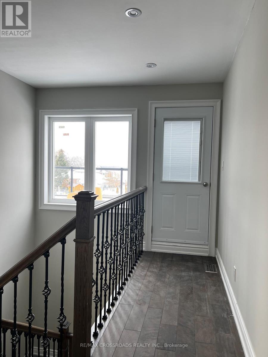 602 Lake Drive S, Georgina, Ontario  L4P 1T5 - Photo 8 - N12884362