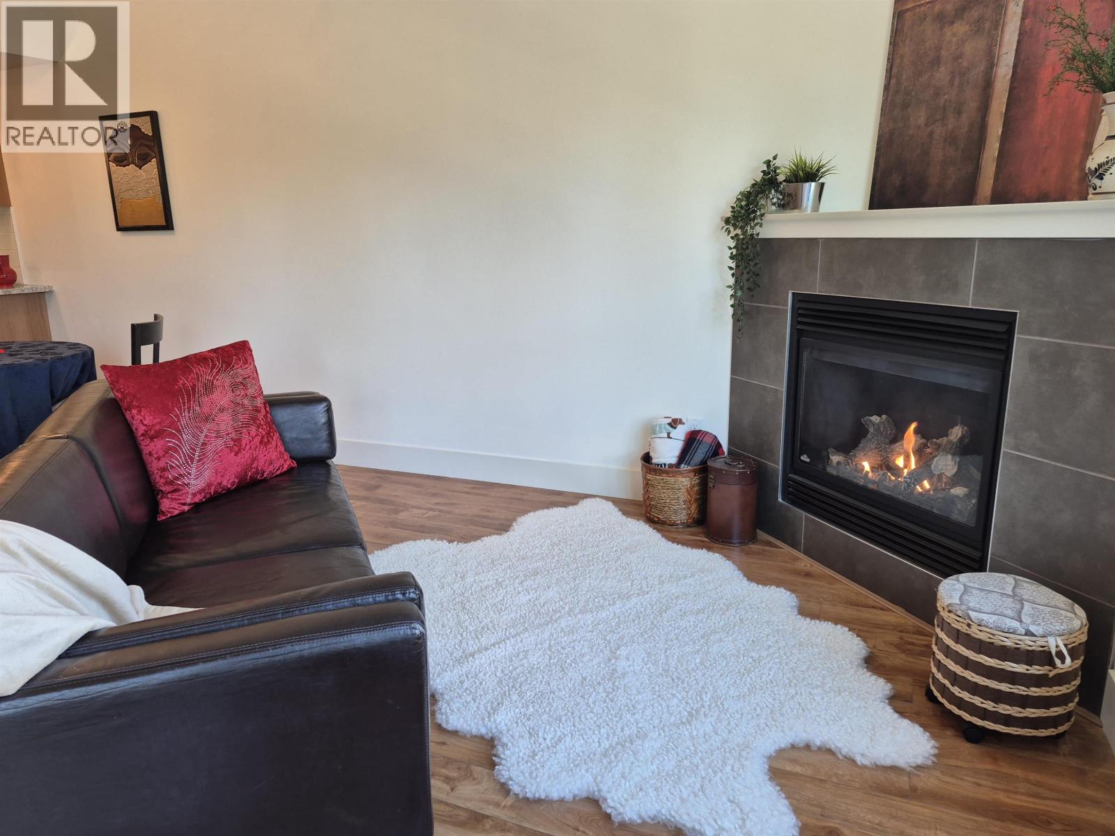 306 5682 Wharf Avenue, Sechelt, British Columbia  V7Z 0J3 - Photo 6 - R3085887