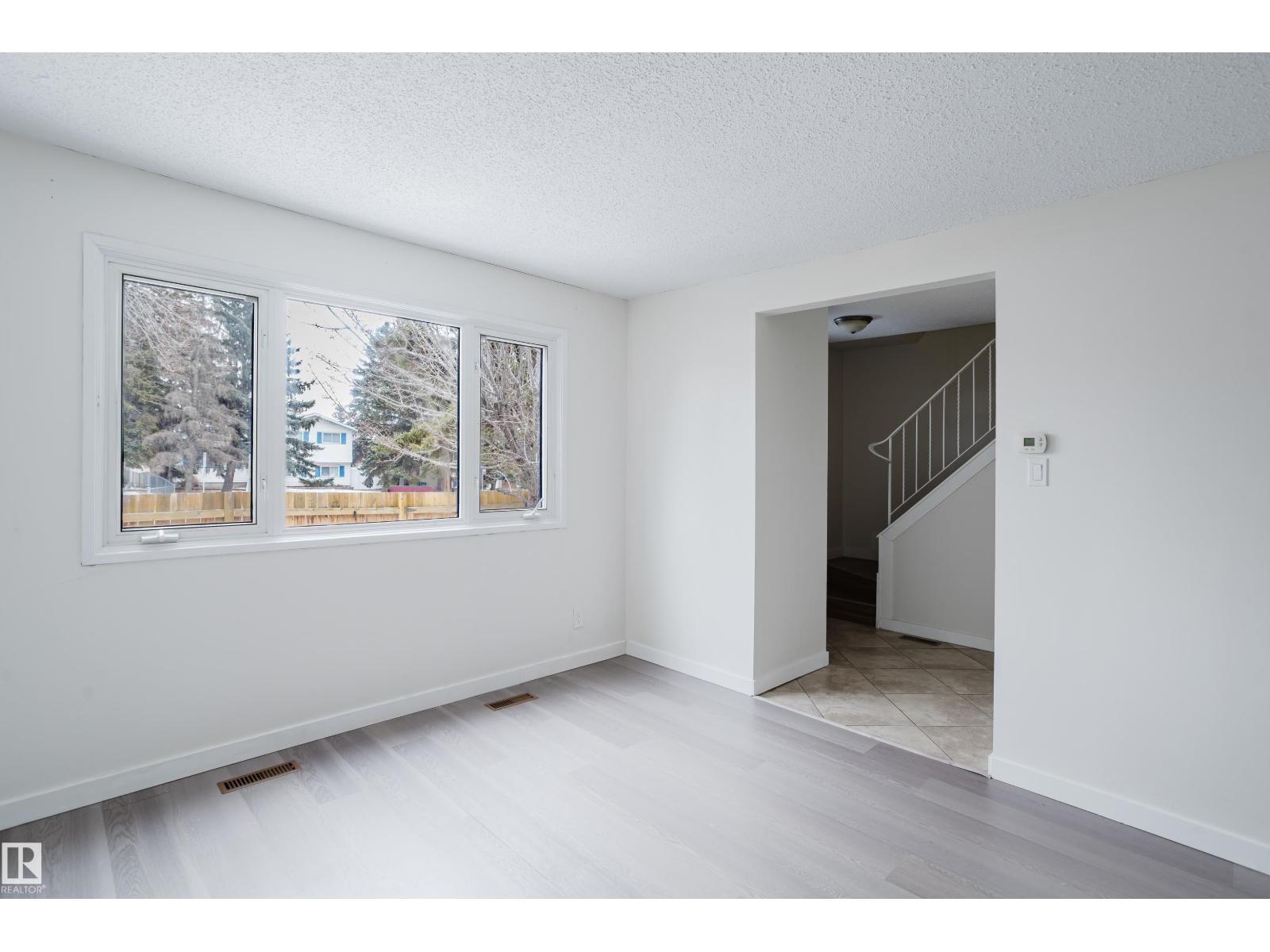 4 Belmead Gardens Gd Nw, Edmonton, Alberta  T5T 1J1 - Photo 6 - E4477573