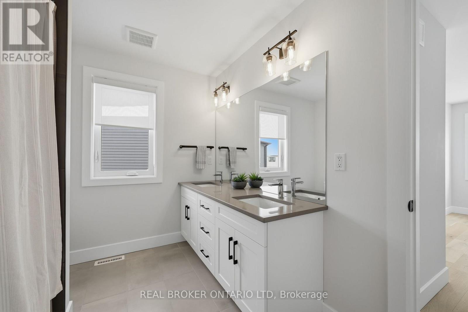 1600 Medway Park Drive, London North (North S), Ontario  N6G 3W1 - Photo 33 - X12862522