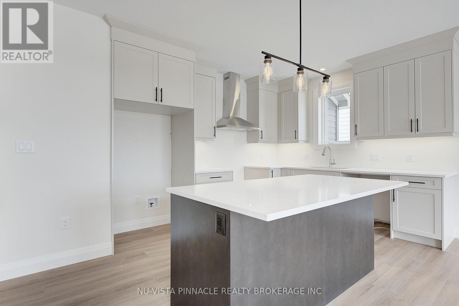 224 Bowman Drive, Middlesex Centre, Ontario N0M 2A0 - Photo 10 - X12884382