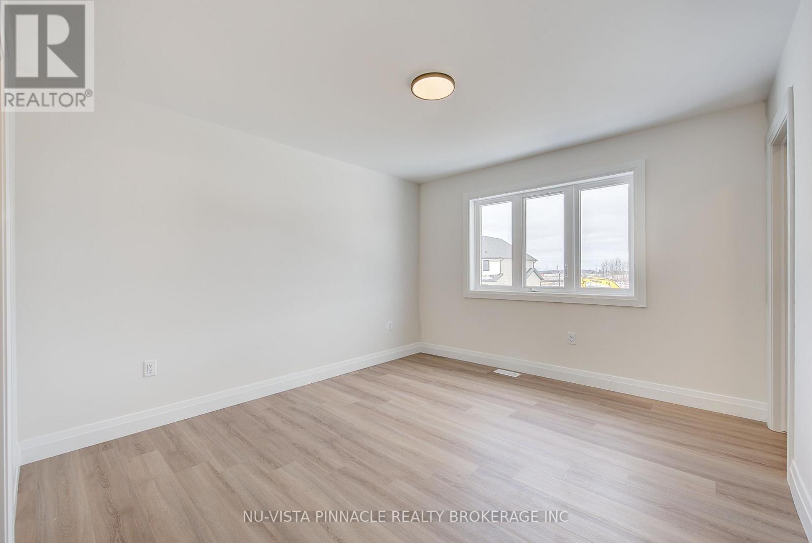 224 Bowman Drive, Middlesex Centre, Ontario N0M 2A0 - Photo 24 - X12884382