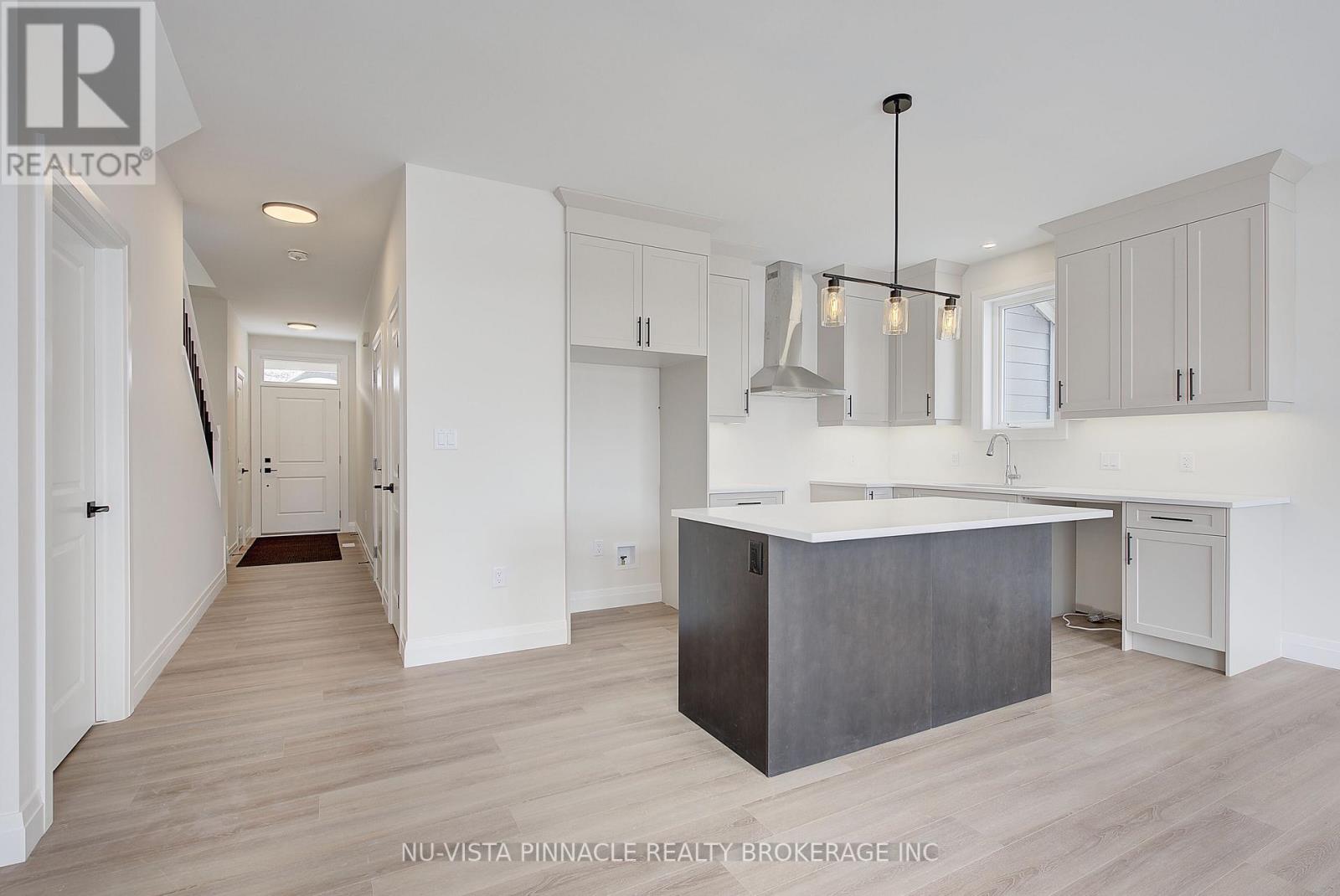 224 Bowman Drive, Middlesex Centre, Ontario N0M 2A0 - Photo 8 - X12884382