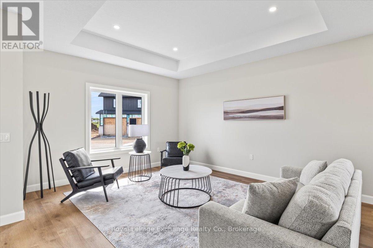 44 - 1071 Waterloo Street N, Saugeen Shores, Ontario N0H 2C6 - Photo 3 - X12499126