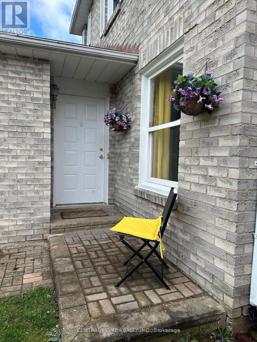 29 Bingham Street, Richmond Hill, Ontario  L4C 8Y7 - Photo 2 - N12884386