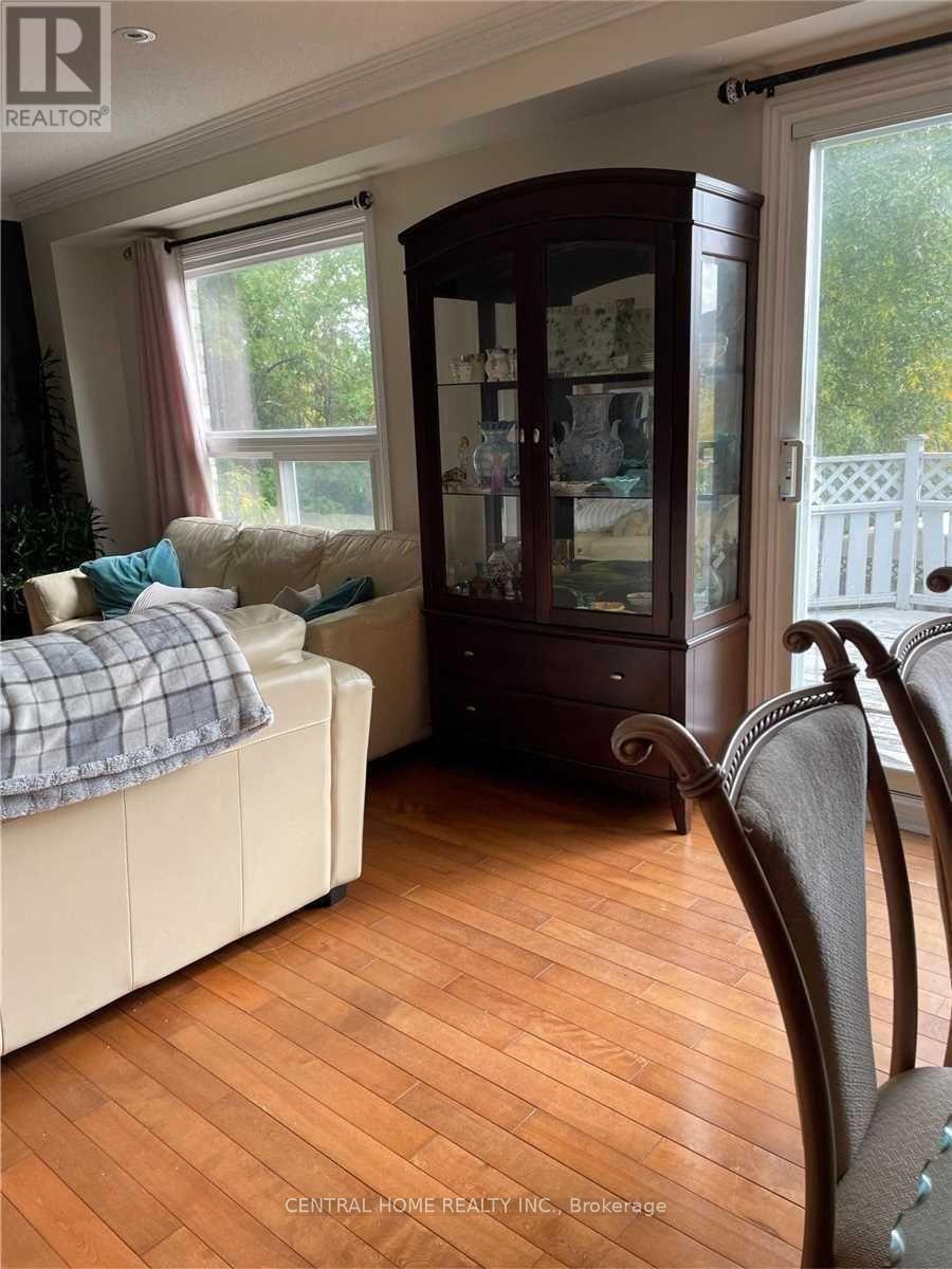 29 Bingham Street, Richmond Hill, Ontario  L4C 8Y7 - Photo 5 - N12884386