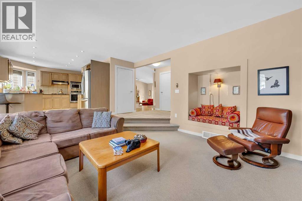 30 Oakmount Court Sw, Calgary, Alberta  T2V 5B7 - Photo 16 - A2292368