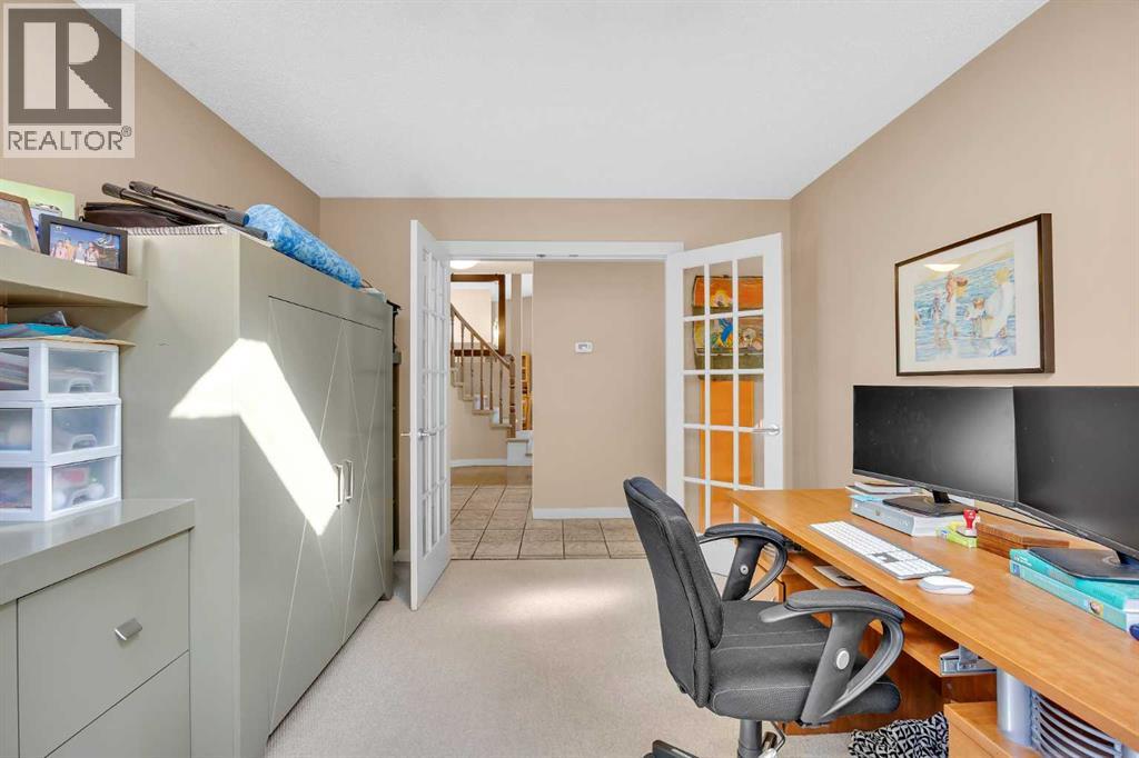 30 Oakmount Court Sw, Calgary, Alberta  T2V 5B7 - Photo 19 - A2292368